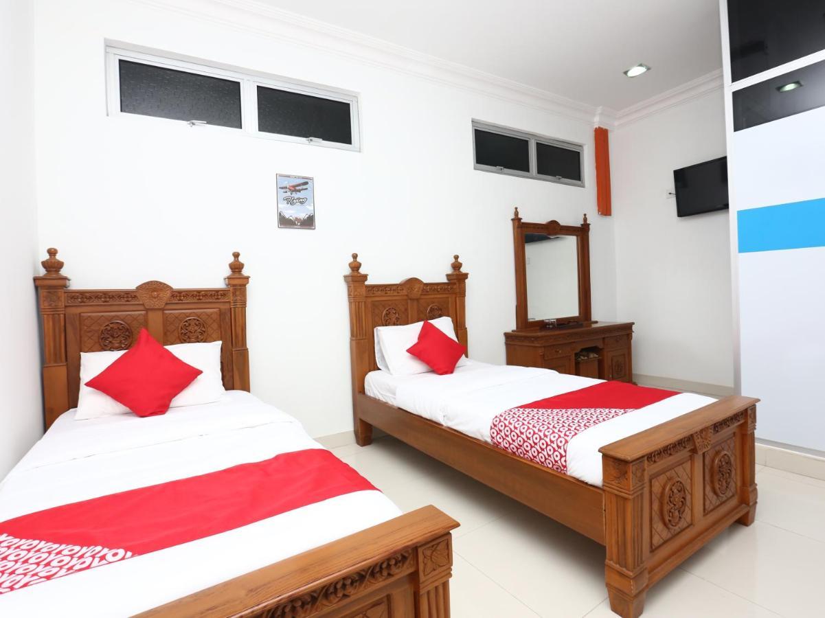 Super Oyo 89435 Nusantara Group Hotel Jertih Exterior photo